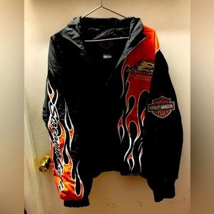 Light weight Harley wind breaker. Nylon shell.